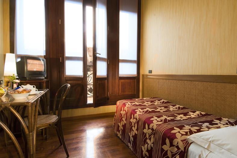 Ariosto Hotel Milaan Buitenkant foto